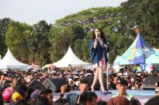Ribuan Warga Garut Nikmati...