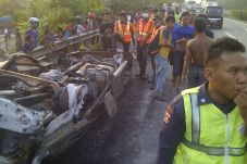 Minibus Sarat Penumpang...