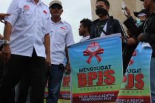 Ratusan Anggota LSM...