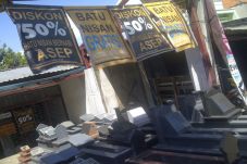 Usaha Batu Nisan Ini...