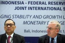 Kebijakan Ekonomi Global...