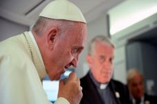 Bela Islam, Paus Francis...