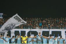 Enggan Jadi Juru Kunci,...