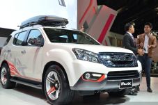 Penyegaran MU-X dan...