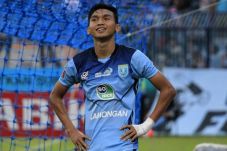 Persela Terpuruk, Dendi...