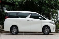China Bikin Toyota Alphard...