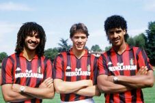 Dari Rijkaard Hingga...