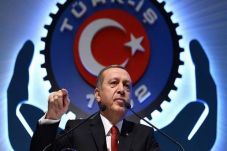 Erdogan Ragukan Ancaman...