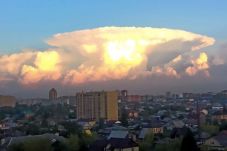 Awan Mirip Bom Nuklir...