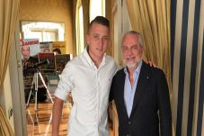 Hijrah ke Napoli, Zielinski...