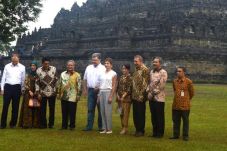 Kunjungi Candi Borobudur,...