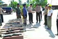 Suku Anak Dalam Serahkan...