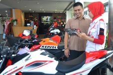 Penjualan Sepeda Motor...