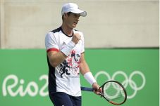 Andy Murray Lolos ke...