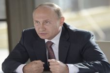 Serang Crimea, Putin...