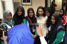 PLN Ajak 20 Siswa Kunjungi...