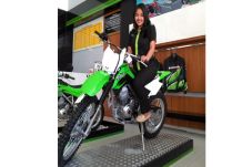 Kawasaki KLX 140 Resmi...
