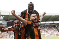 Hull City Kalahkan Juara...