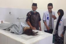 Gadis Cantik Berambut...