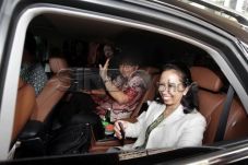 Giliran Menteri Rini...
