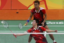 Owi/Butet Menang Game...