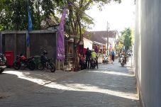 Buru Pembunuh Wayan,...