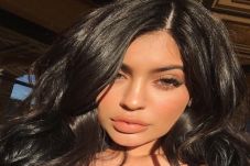 Unik, Kylie Jenner Menghadiahi...