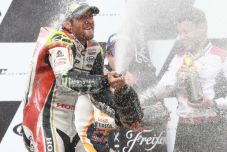 Cal Crutchlow Bangga...