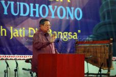 SBY Ambil Alih Posisi...