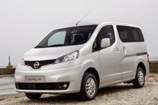 MPV Nissan Evalia di...