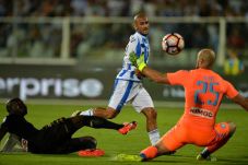 Napoli Tertahan di Markas...