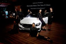 Mercedes-Benz W213 Lampaui...