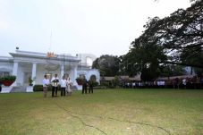 Lingkaran Istana Kompak...