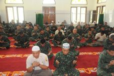 Prajurit TNI di Riau...