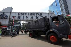 Kisruh di Trisakti,...