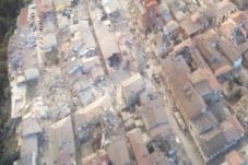 Gempa Bikin Kota di...
