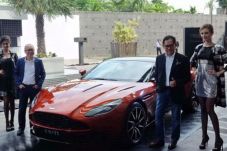 Aston Martin DB11 Sudah...