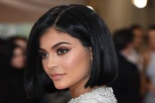 Keracunan Makanan, Kylie...