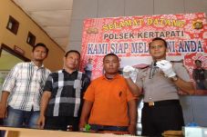 Anggota Armed Gadungan...