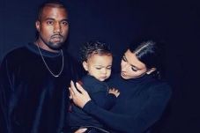 Kanye West Luncurkan...