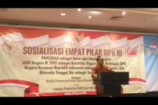 Ketua MPR Sosialisasikan...
