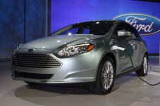 Daya Mobil Listrik Ford...