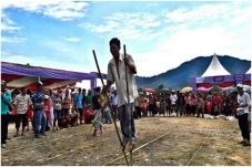 Balap Egrang Entikong...