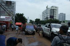 Pasca Banjir, Jalan...