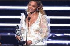 Beyonce Borong 8 Piala...