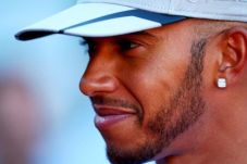 Naik Podium, Hamilton...
