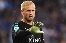 Baru Dioperasi, Schmeichel...