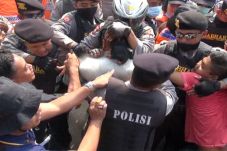 Eksekusi Rumah untuk...