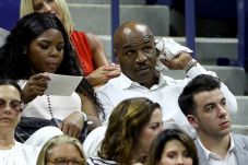 Salah Paham, Mike Tyson...