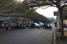 Ada Pembongkaran, Jalan...